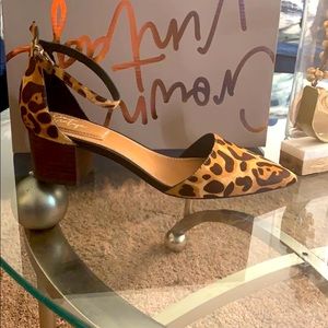Stylish shoes, your closet needs these! Animal print